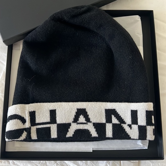 Chanel hat - Picture 4 of 4